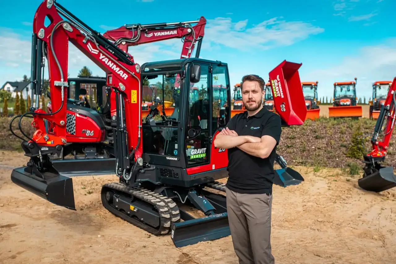Zespół GRAVIT: Paweł Targoński Paweł Targoński, kierownik produktu yanmar, na portrecie zespołu GRAVIT.