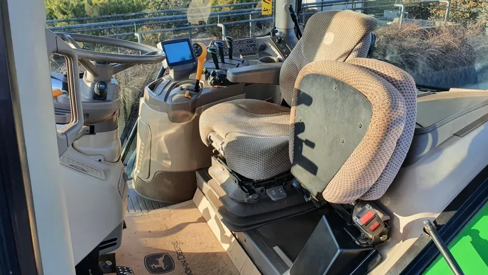 Wynajem ciągnika rolniczego John Deere 100-125 KM, miniatura zdjęcia 5 z 12.
