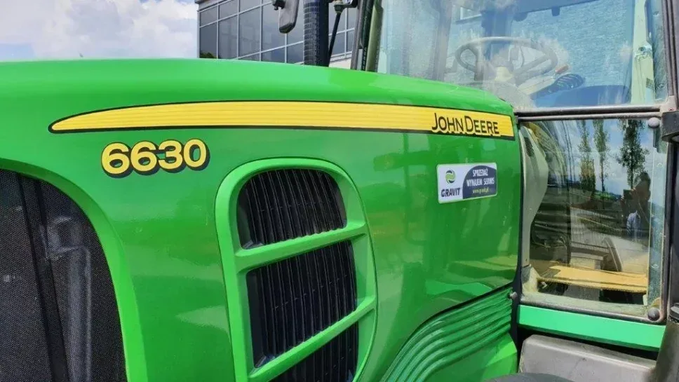 Wynajem ciągnika rolniczego John Deere 120-135 KM, miniatura zdjęcia 8 z 13.