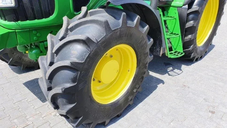 Wynajem ciągnika rolniczego John Deere 120-135 KM, miniatura zdjęcia 7 z 13.