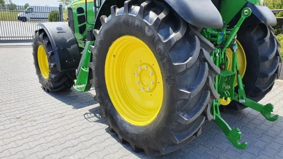 Wynajem ciągnika rolniczego John Deere 120-135 KM, miniatura zdjęcia 6 z 13.