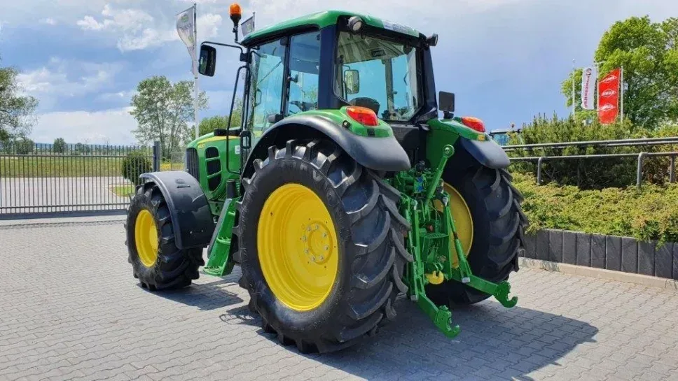 Wynajem ciągnika rolniczego John Deere 120-135 KM, miniatura zdjęcia 5 z 13.