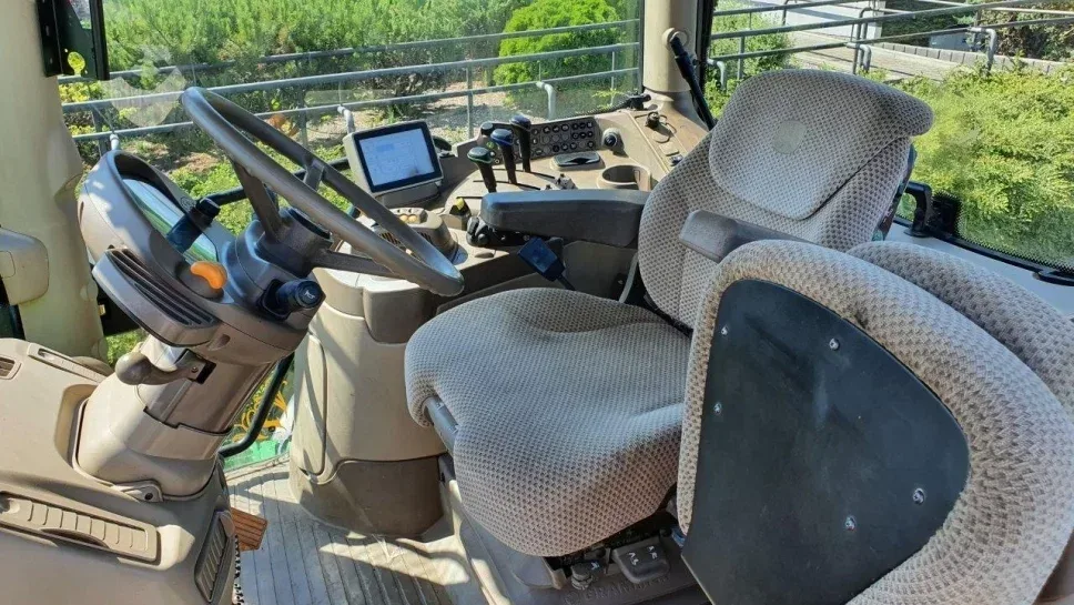 Wynajem ciągnika rolniczego John Deere 140-165 KM, miniatura zdjęcia 5 z 16.