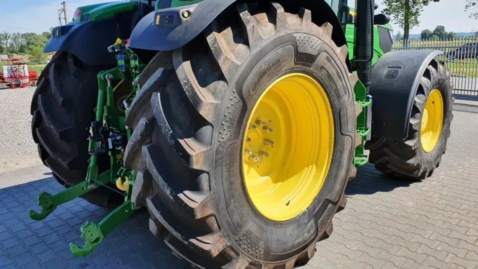 Wynajem ciągnika rolniczego John Deere 140-165 KM, miniatura zdjęcia 12 z 16.