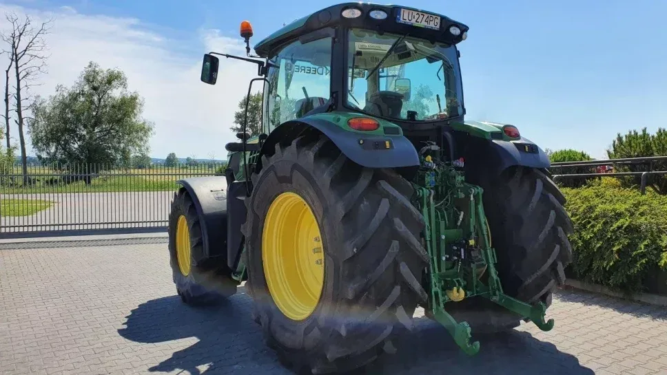 Wynajem ciągnika rolniczego John Deere 140-165 KM, miniatura zdjęcia 4 z 16.