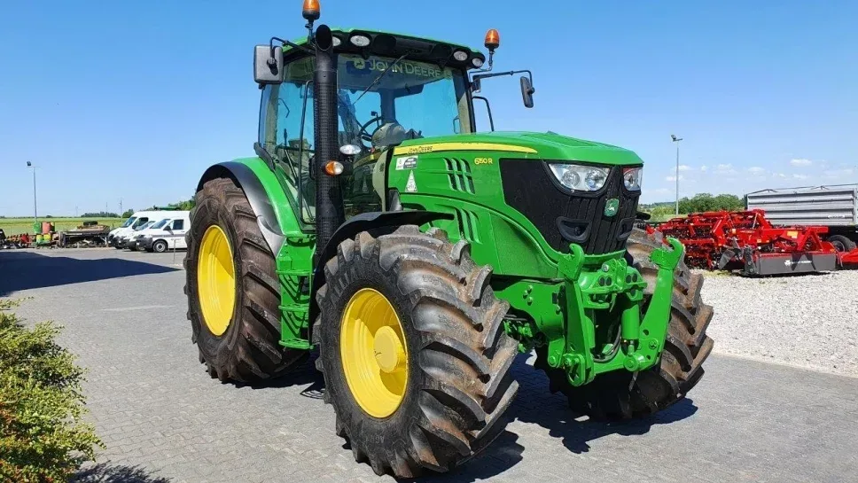 Wynajem ciągnika rolniczego John Deere 140-165 KM, miniatura zdjęcia 2 z 16.