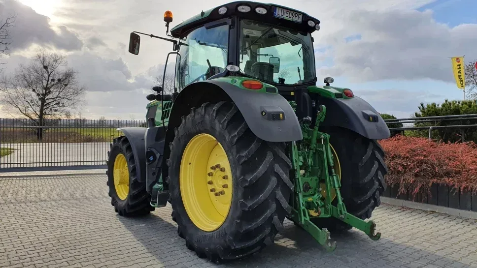 Wynajem ciągnika rolniczego John Deere 170-195 KM, miniatura zdjęcia 4 z 13.