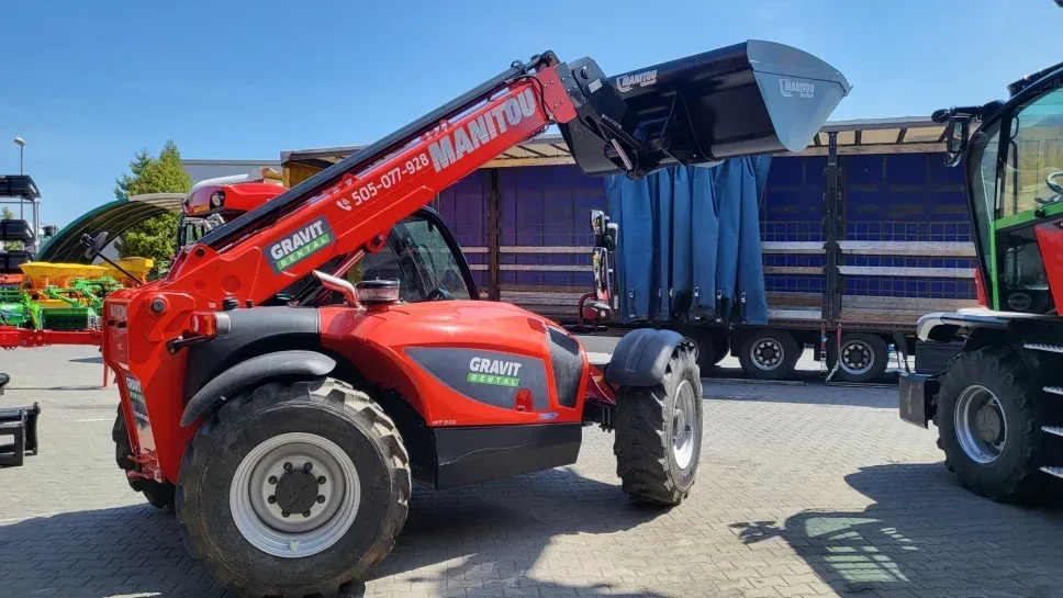 Wynajem ładowarki teleskopowej Manitou MT 933, miniatura zdjęcia 2 z 5.