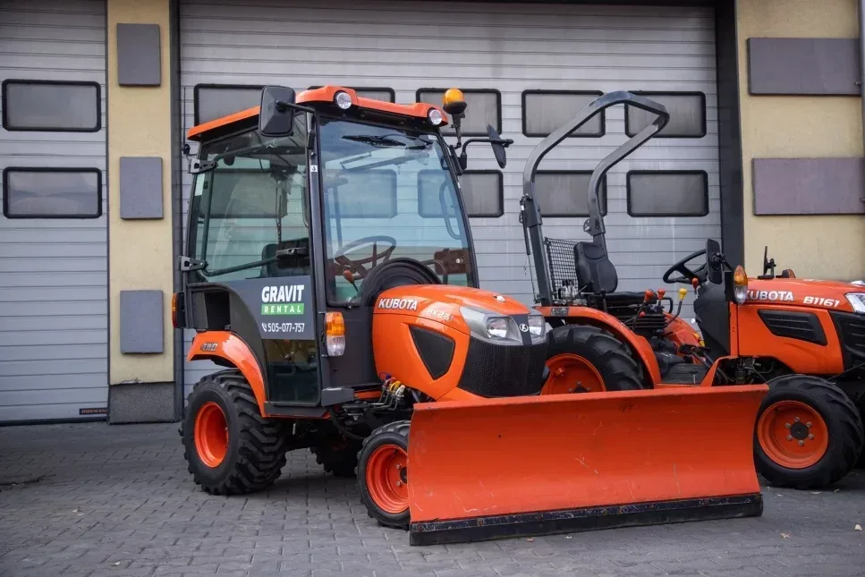 Wynajem traktorka Kubota BX231 - zdjęcie 1 z 6