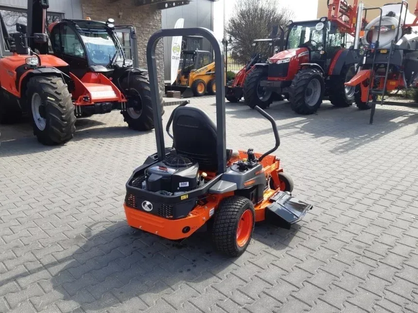 Wynajem profesjonalnej kosiarki Kubota Z122R, miniatura zdjęcia 3 z 4.