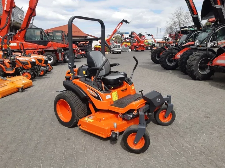 Maszyna Kubota ZD 1211R - Kosiarka komunalna dostępna w ofercie wynajmu.