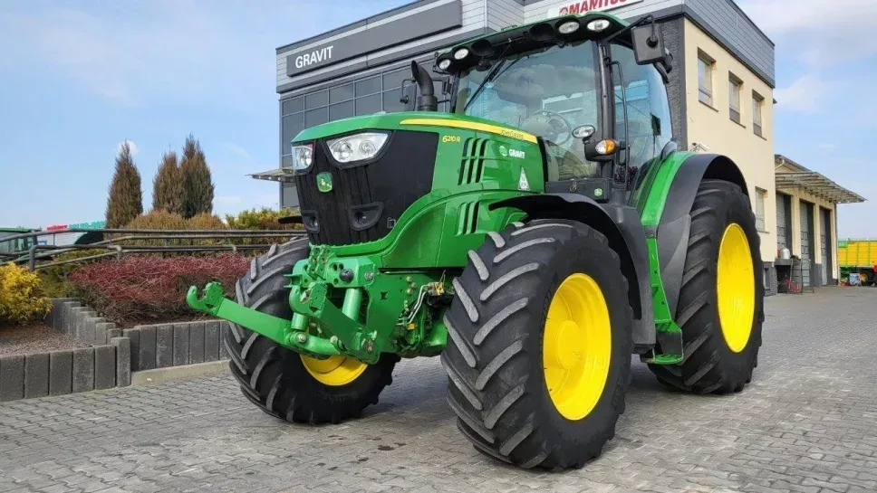 Ciągnik John Deere klasy 200–370 KM