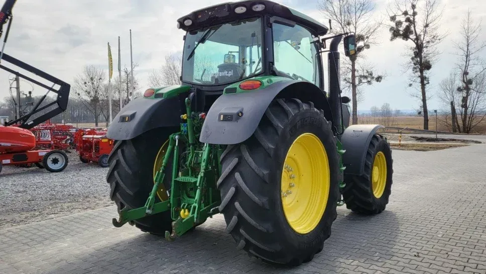 Wynajem ciągnika rolniczego John Deere 200-225 KM, miniatura zdjęcia 4 z 18.