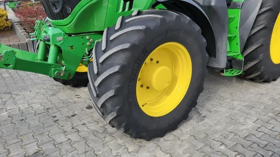 Wynajem ciągnika rolniczego John Deere 200-225 KM, miniatura zdjęcia 8 z 18.