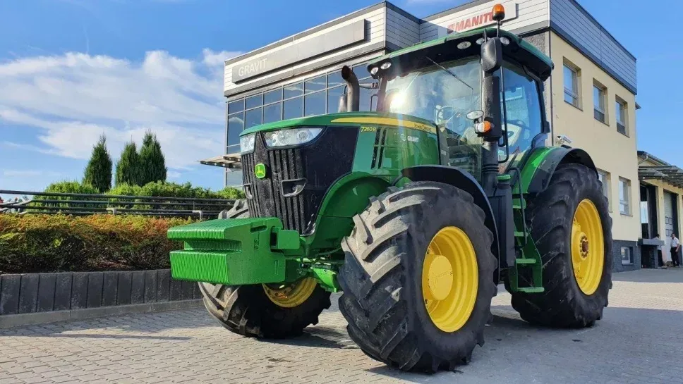 Wynajem ciągnika rolniczego John Deere 230-265 KM - zdjęcie 1 z 13