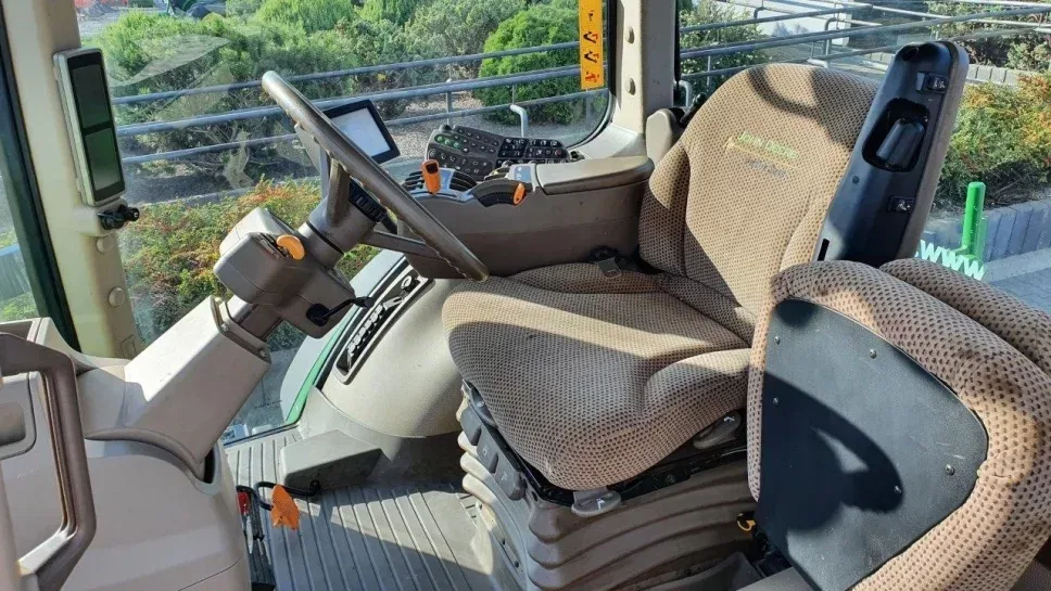Wynajem ciągnika rolniczego John Deere 230-265 KM, miniatura zdjęcia 4 z 13.