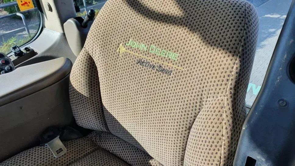 Wynajem ciągnika rolniczego John Deere 230-265 KM, miniatura zdjęcia 7 z 13.