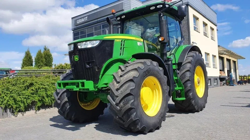 Wynajem ciągnika rolniczego John Deere 270-295 KM - zdjęcie 1 z 19