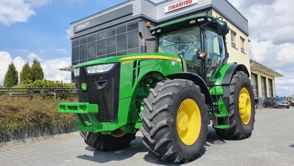 Wynajem ciągnika rolniczego John Deere powyżej 300 KM - zdjęcie 1 z 17