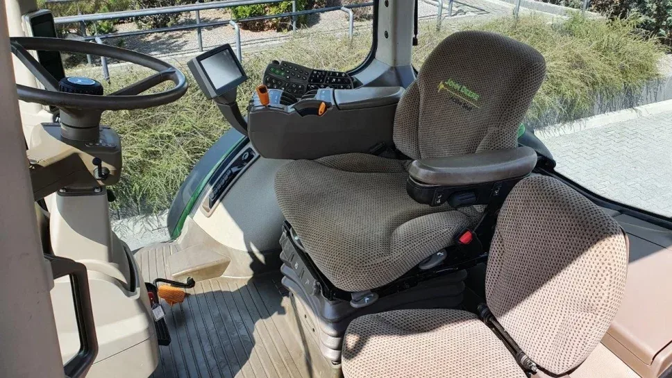 Wynajem ciągnika rolniczego John Deere powyżej 300 KM, miniatura zdjęcia 7 z 17.