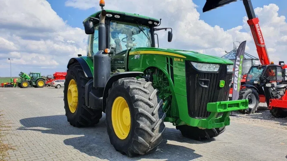 Wynajem ciągnika rolniczego John Deere powyżej 300 KM, miniatura zdjęcia 2 z 17.