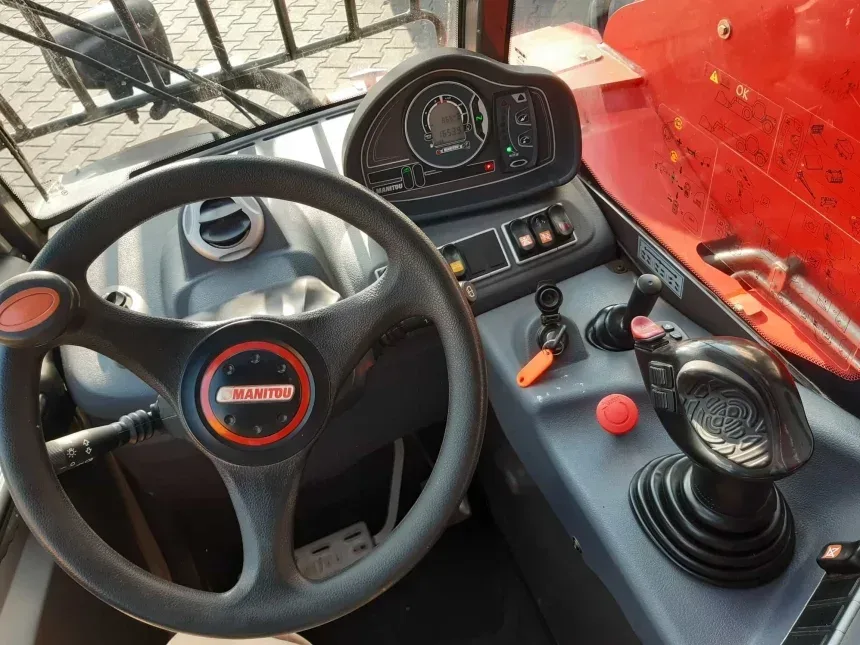 Wynajem ładowarki teleskopowej Manitou MT 625, miniatura zdjęcia 6 z 11.