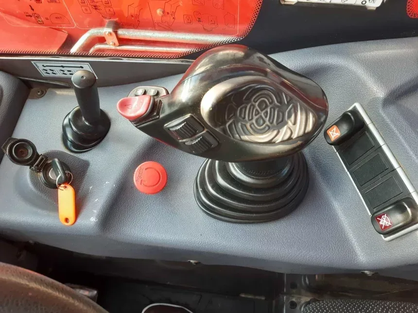Wynajem ładowarki teleskopowej Manitou MT 625, miniatura zdjęcia 7 z 11.