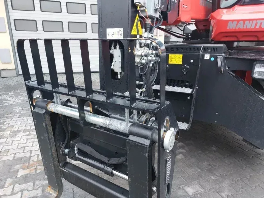Ładowarka teleskopowa obrotowa Manitou Vision MRT 1845, miniatura zdjęcia 12 z 12.
