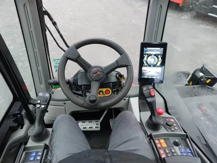 Ładowarka teleskopowa obrotowa Manitou Vision MRT 1845, miniatura zdjęcia 7 z 12.