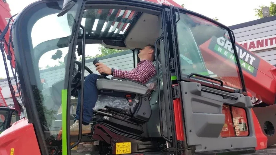 Ładowarka teleskopowa obrotowa Manitou Vision MRT 3570 ES, miniatura zdjęcia 10 z 15.