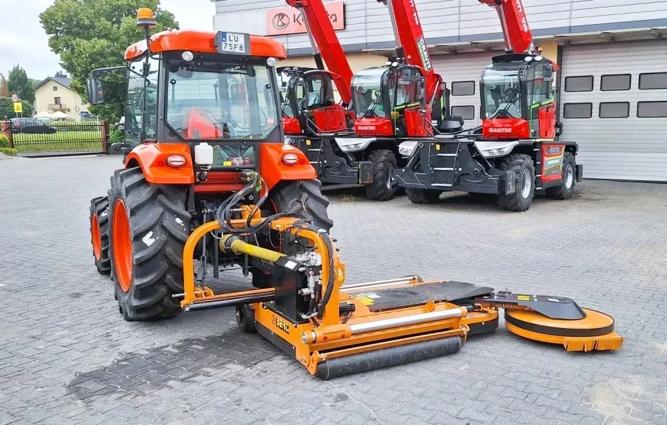 Galeria: Maszyny komunalne Kubota Maszyna z kategorii maszyny komunalne kubota, zdjęcie 3 z oferty.