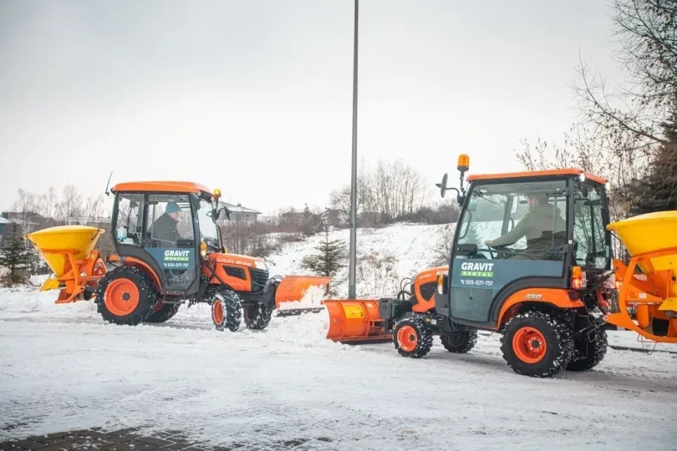 Wynajem traktorka Kubota BX231, miniatura zdjęcia 2 z 6.