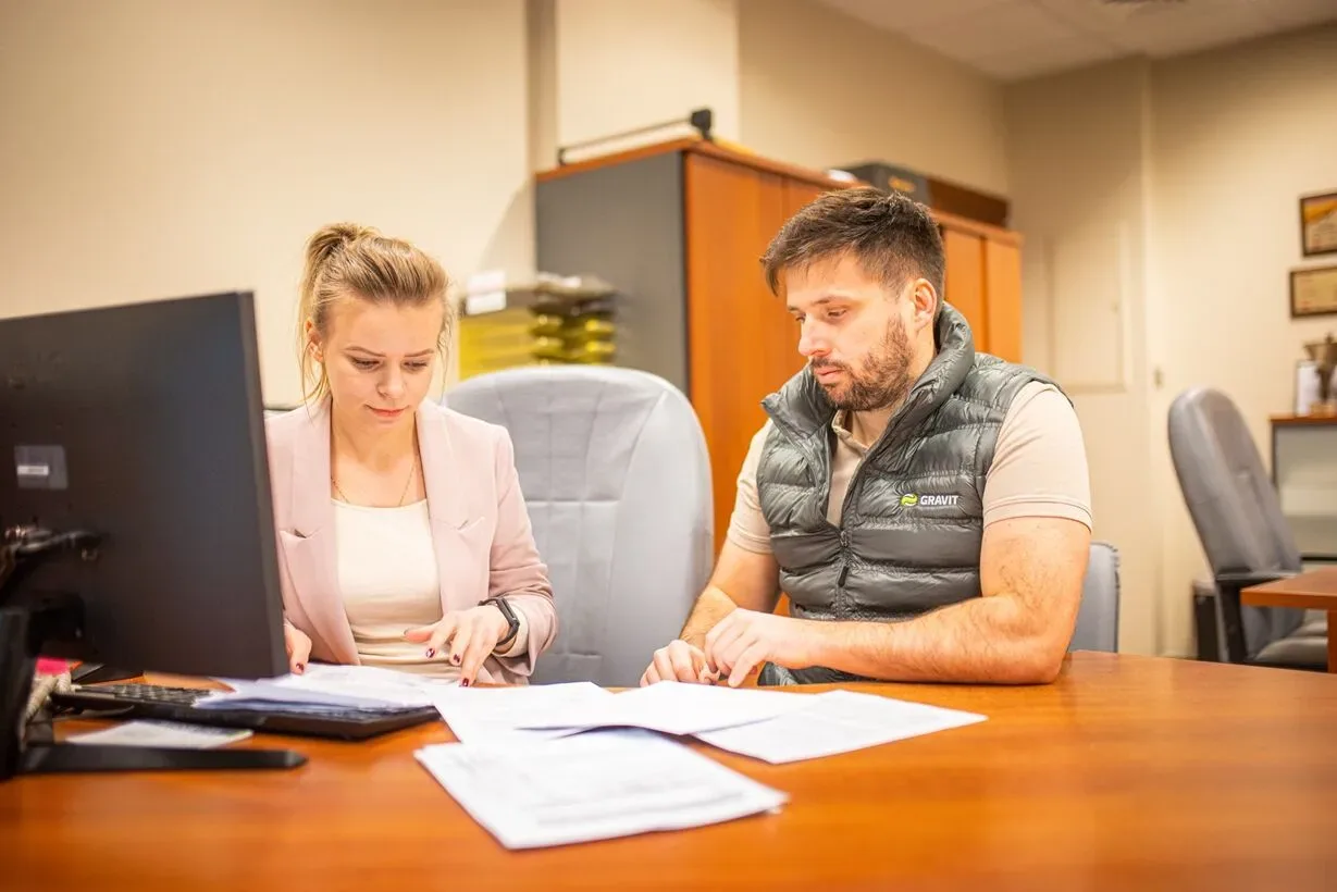 Zdjęcie ilustrujące artykuł „Jak wynająć maszynę od GRAVIT Rental - przewodnik krok po kroku”.