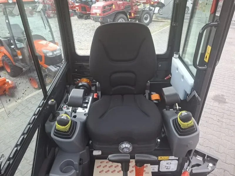 Wynajem koparki gąsienicowej Yanmar SV17 VT, miniatura zdjęcia 9 z 10.