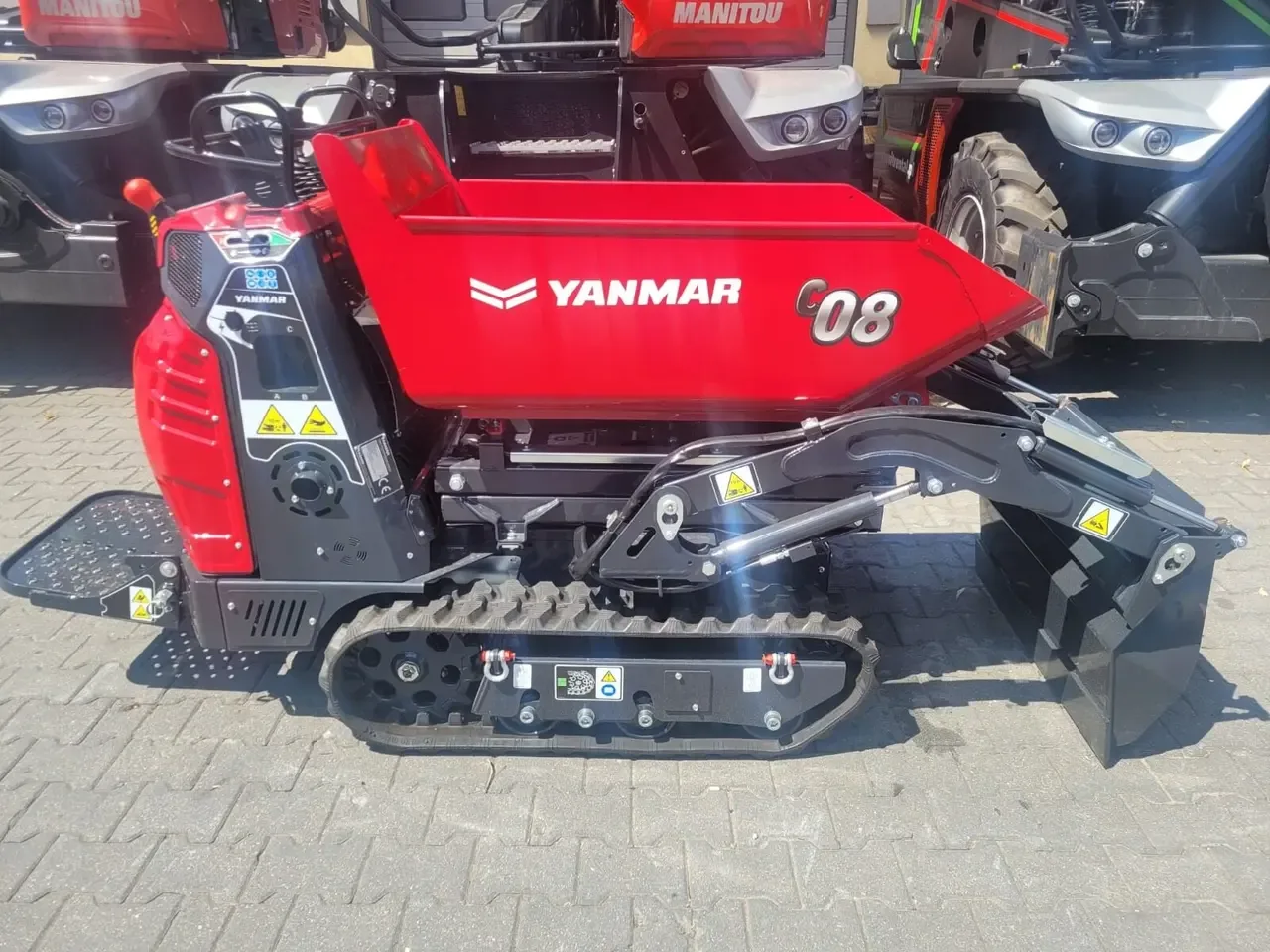 Wynajem wozidła samozaładowczego Yanmar C08, miniatura zdjęcia 4 z 9.