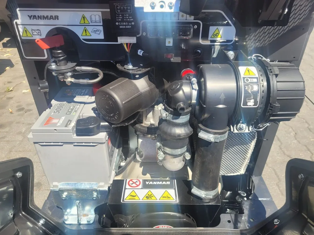 Wynajem wozidła samozaładowczego Yanmar C08, miniatura zdjęcia 9 z 9.